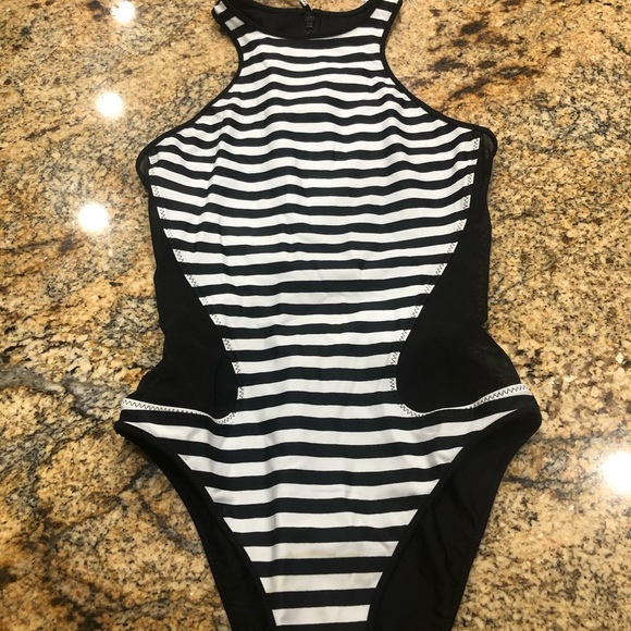 Lulu lemon athletica one piece bathing suit